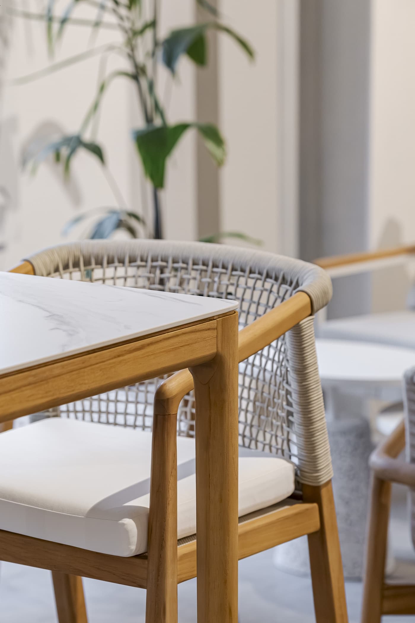 Outdoor Bar & Counter Stools